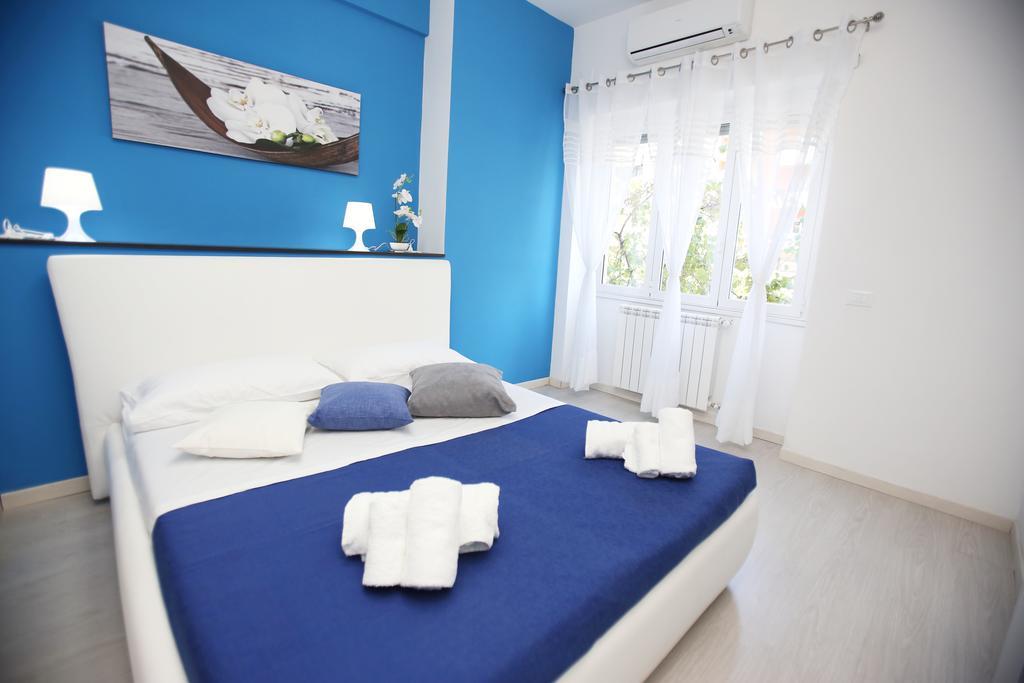 Iris Room Rome Room photo